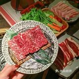 真的有人下了高铁来这家吃烤肉耶!