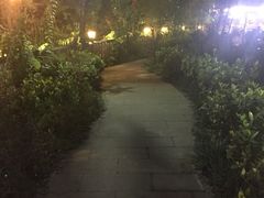-茅草房·河畔园林火锅