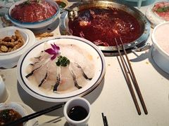 -茅草房·河畔园林火锅