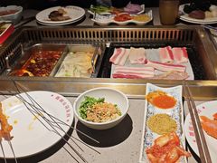 -芝小官毛肚火锅海鲜自助(苏州吴江区万宝店)