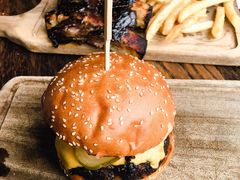 牛肉汉堡-Ribs & Burgers The Rocks