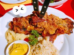 德式烤猪肘配酸菜土豆泥-申德勒加油站西餐厅(日坛路总店)