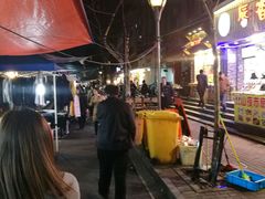 -吴山路夜市