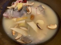-咕嘟草帽鱼·牛奶一样的鲜鱼汤(天鹅湖万达广场店)