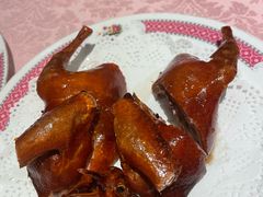 脆皮乳鸽-囍凤楼·粤菜·点心·火锅(温特莱店)