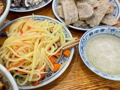 老北京炸灌肠-门框胡同百年卤煮(新街口店)