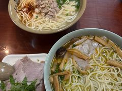 -亮亮面馆(经六路店)