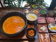 -银米·云南传统过桥米线(双廊黑金冠店)