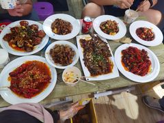 -捌贰虾蟹·江湖菜馆(江汉路店)