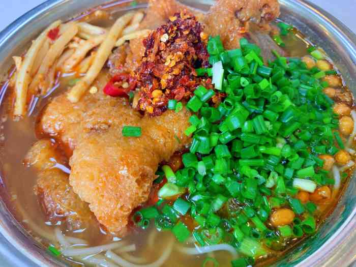 打分 炸过的猪脚又吸满了汤汁,太好吃了!加的酥黄豆也很棒