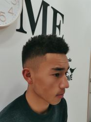 点击看大图 -1983 Hair Salon