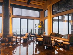靠窗位-影吧•悬崖海景(珠海凤凰湾悦椿酒店)