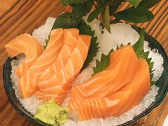 三文鱼刺身-鳥炭·烧鸟YaKiToRi深夜食堂(陆家嘴店)