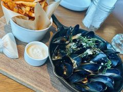 -ROAST coffee & eatery