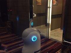 -上海滴水湖皇冠假日酒店