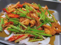 -阿瓦山寨·湘菜现炒·剁椒鱼头王(咸阳总店)