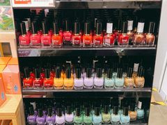-名创优品(北京新中关购物中心地铁层店)