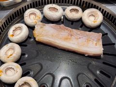 -明洞阿姨·韩式酱蟹烤肉·创意料理(三元桥店)