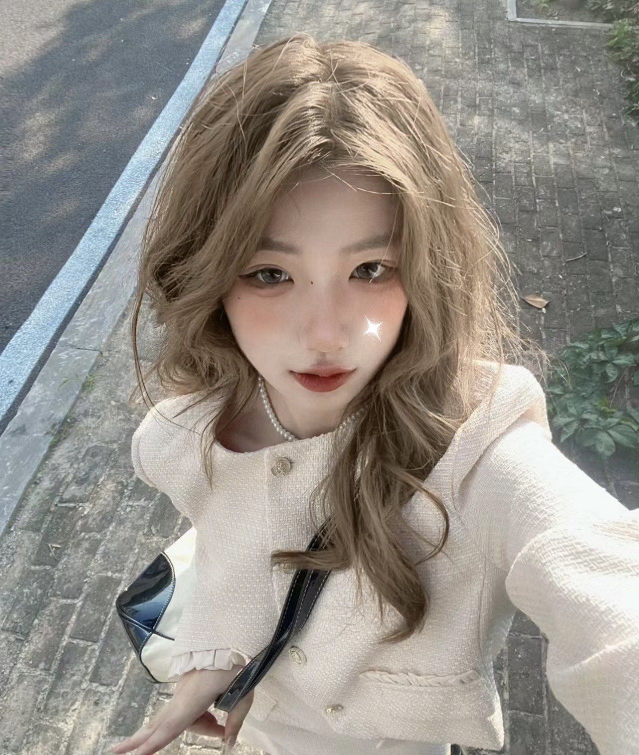 榛果亚麻色 今天我要分享的是一款榛果亚麻色发色