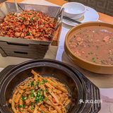 这家湘菜馆岁数比我还大，二十多年屹立不倒