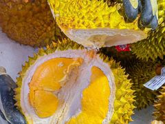 -雍容荟帝王蟹活龙虾展台自助(IFS黑金店)