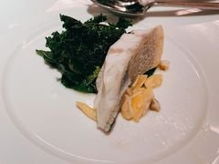 贝类浓汤煨东海大黄鱼柳-Le Comptoir de Pierre Gagnaire