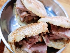 烧饼夹肘子肉-昌顺马记小吃店(昌盛园店)