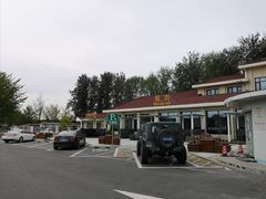-窦店服务区-停车场