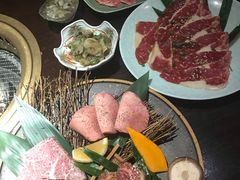-山川小町·极番烧肉(新地假日广场店)