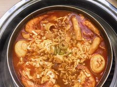 -三清洞摩西韩式年糕火锅(威高广场店)