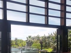 -亚龙湾喜来登·美景台大堂吧