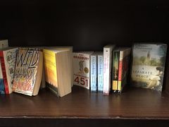 书-钟书阁(松江泰晤士小镇店)