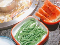 -醉董牛川派鲜肉自选火锅(烟台店)