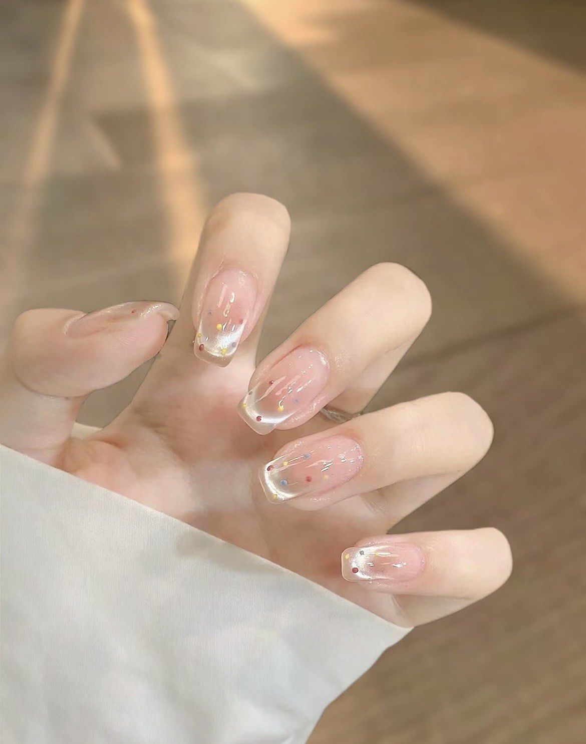 法式水光感波点猫眼美甲