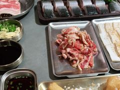 -围炉肉舍•炭烤活鳗•丹东海鲜烤肉(步行街店)