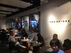 等位区-喜茶(上海正大广场店)