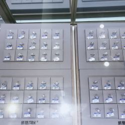 -威德钻石-克拉钻大本营(南京东路店)