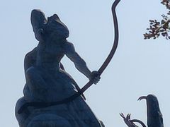 -巴陵广场