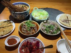 -大众跷脚牛肉馆·非遗传承单位(峨眉山店)