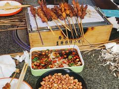 -路边边地标烧烤·川菜·小龙虾·音乐酒馆(良乡长虹店)