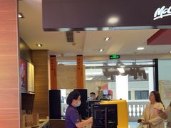 -麦当劳(汉口火车站候车室店)
