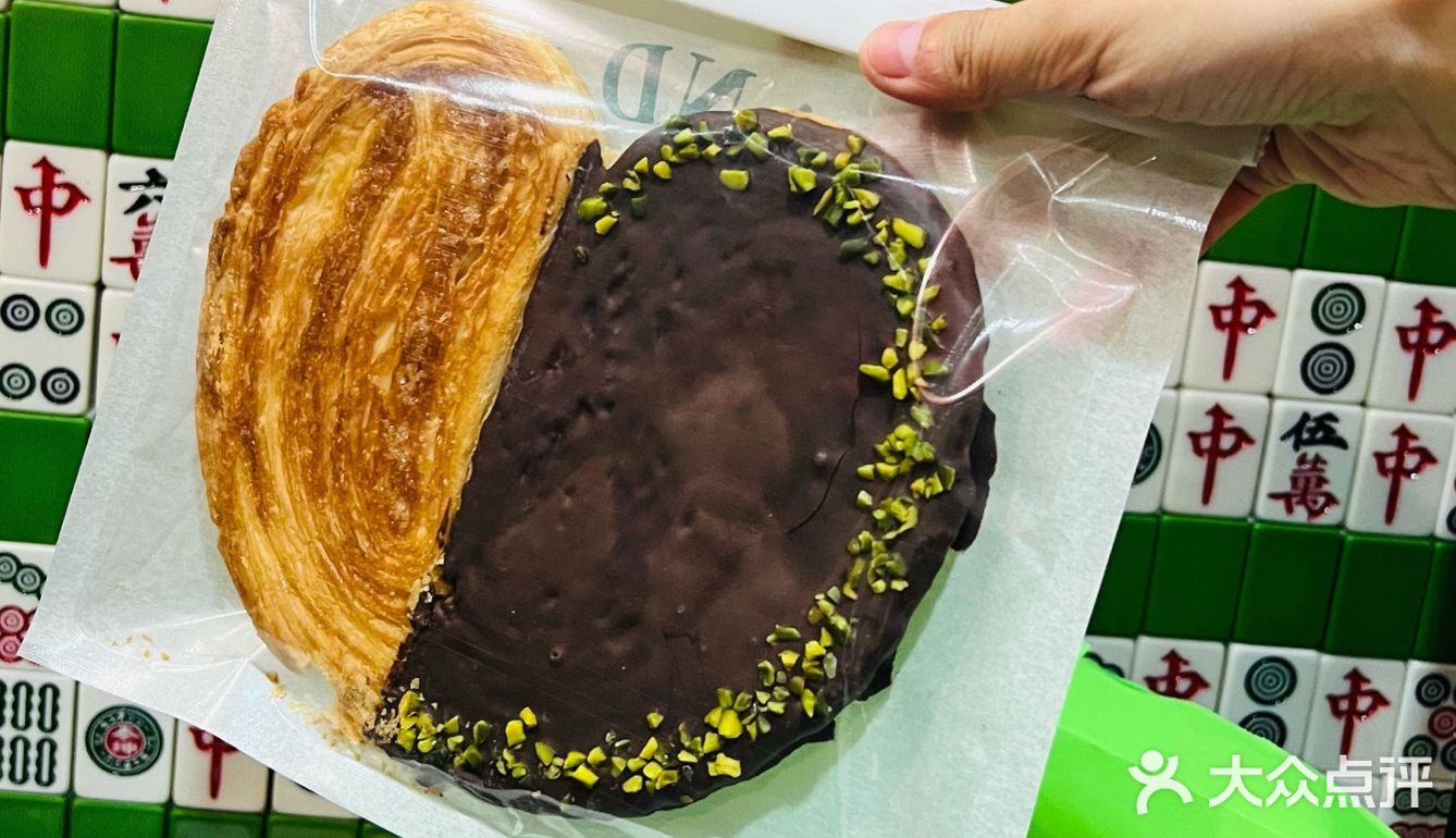 长沙限定新品惠灵顿牛排包，人多的也太离谱了吧？！  