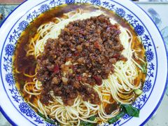 -渝之汇牛肉豌杂面
