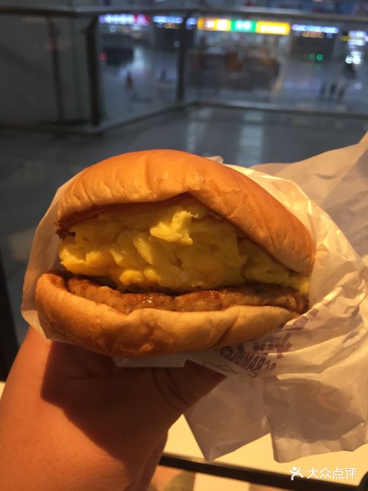 麦当劳(北站二店)猪柳炒双蛋堡图片 - 第1张