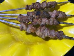 -烤肉小伙烤肉店