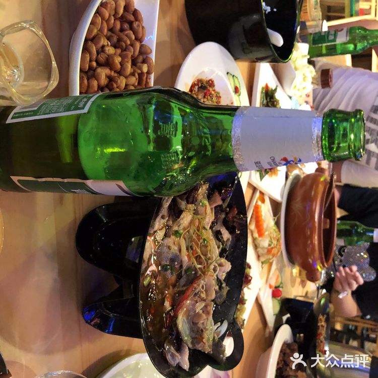 边听歌边吃饭，值得推荐