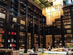 面包甜点陈列柜-行者书屋大堂吧 ·下午茶(南京圣和府邸酒店)