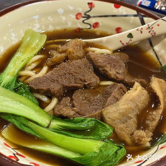 牛霸台湾牛肉面(万江店)