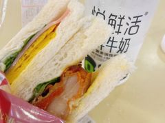 -全家便利店(杭州龙翔桥地铁站店)