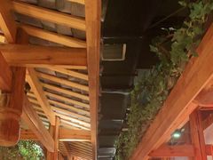 -野山舂·贵州现舂酸汤火锅(鸿通城店)